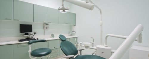 Jak radzić sobie ze stresem towarzyszącym wizytom u stomatologa?