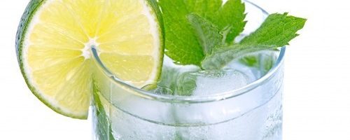 Zimne napoje na lato - co pić, aby zachować nasze zęby w zdrowiu?