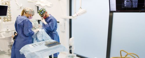 Przeciwwskazania do implantów zębowych – jakie można wyróżnić?