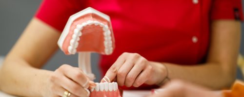 Na czym polega higienizacja jamy ustnej?