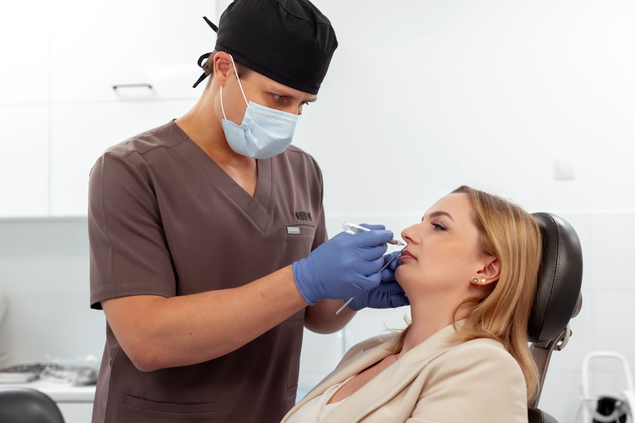 Korony zębowe – powikłania. Co warto wiedzieć przed i po zabiegu? Korony zębowe – powikłania. Co warto wiedzieć przed i po zabiegu?